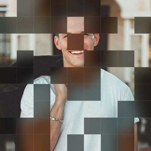 Image partiellement dévoilée - D